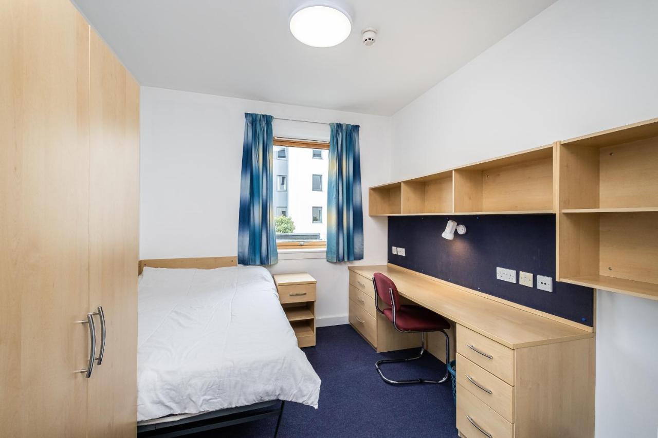1 Night Free Comfortable Ensuite Rooms, Gillingham - Sk Hoo 외부 사진